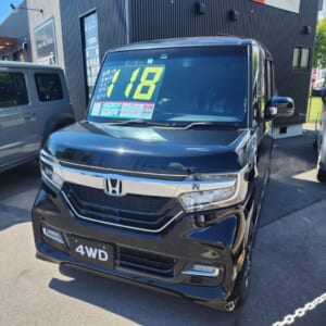 【特選中古車】N-BOXカスタム